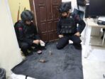 Tim Jibom Brimob Lampung Musnahkan Dua Granat Temuan di Polres Way Kanan