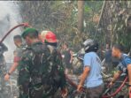 Gerak Cepat TNI Padamkan Kebakaran Rumah di Tanggamus