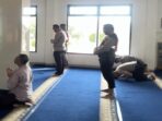 Personel Polres Lampung Utara Rutin Laksanakan Salat Duha Usai Apel Pagi