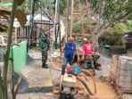 Babinsa Koramil 410-03/TBU Bantu Pembangunan Sumur Bor di Kampung Umbul Kunci