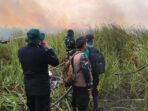 Pangdam XXI/Radin Inten Kerahkan Prajurit Yonif TP 943/DPC untuk Bantu Pemadaman Karhutla di Way Kambas