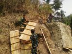 Babinsa Tidak Hanya Sebagai Pengawas, Tapi Turun Langsung Membantu Masyarakat